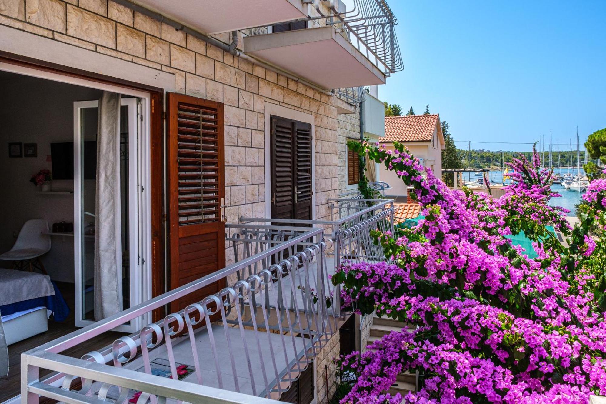 Rooms Anna Milna  Exterior photo